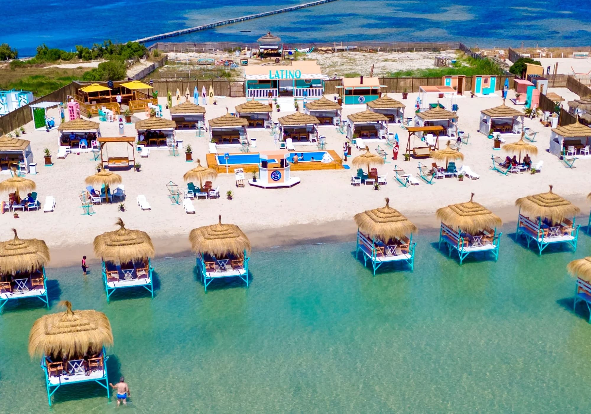 Beach club ambiance